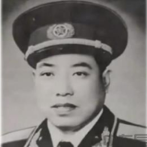 四年级主题8 大巴山走出的大将军符先辉